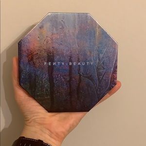 Fenty beauty killawatt Foil highlighter.